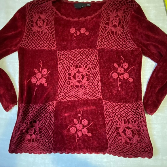 Radzoli Deep Red Chenille Dainty Crochet Flower Detail Cozy Holiday Sweater-Sz-L - Picture 2 of 16
